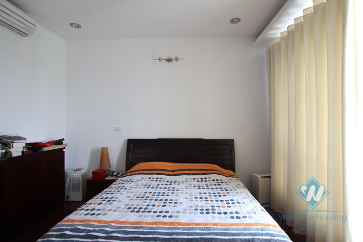 Lake view 2 bedroom apartment for lease in Tay Ho district, Hanoi